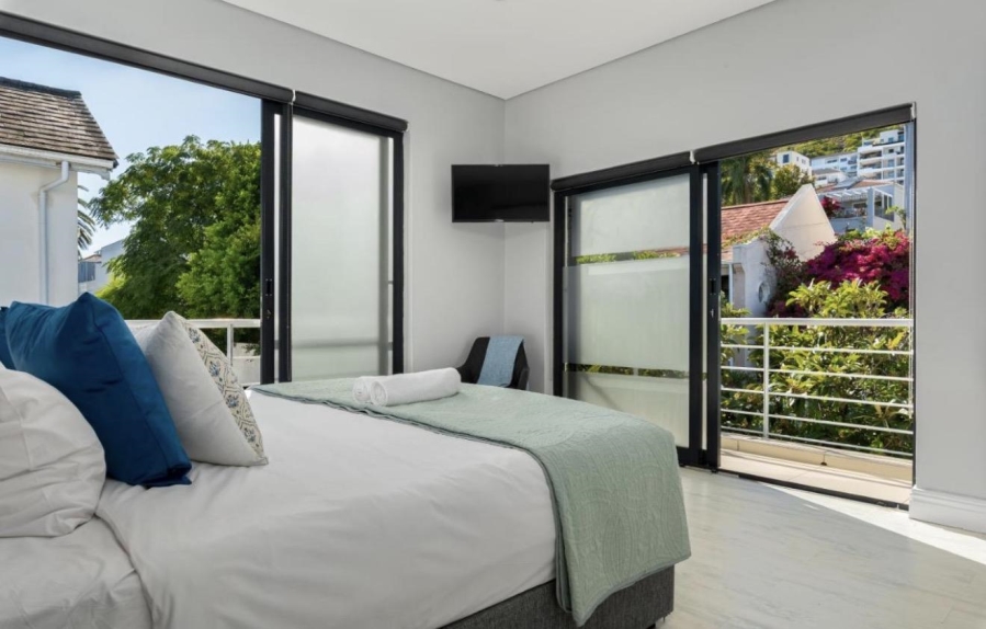 2 Bedroom Property for Sale in Sea Point Western Cape